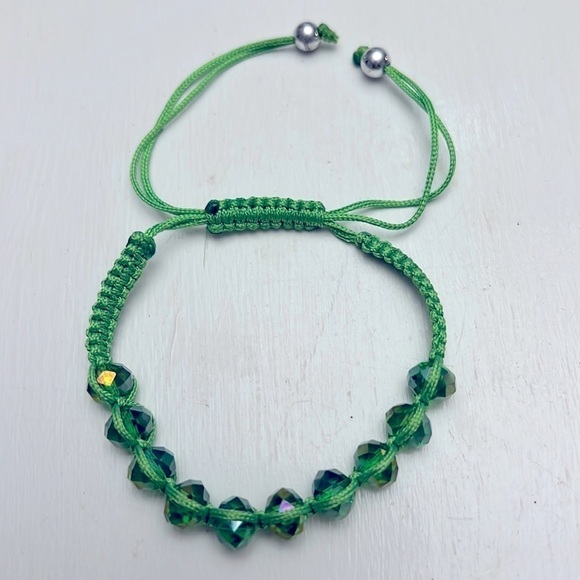 Green Crystal Ball Bead Macrame Bracelet - Picture 3 of 6